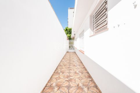 Image 31 - 986457