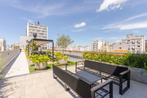 Image 35 - 986562