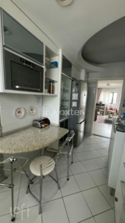 Image 5 - 986585