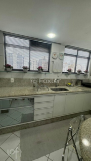 Image 9 - 986585