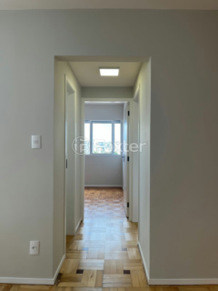 Image 7 - 986801