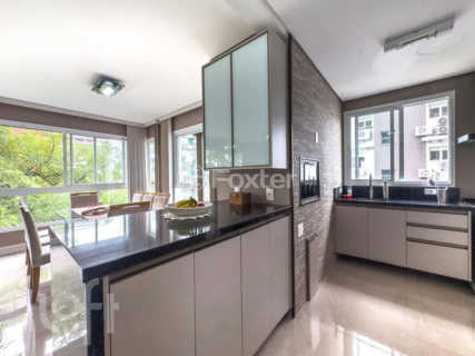 Image 5 - 986811