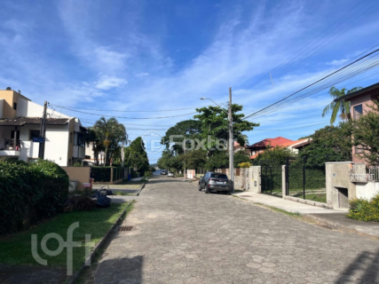 Image 17 - 987124