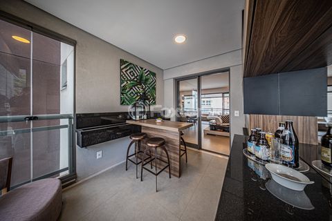 Image 31 - 987334