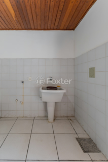 Image 39 - 987376