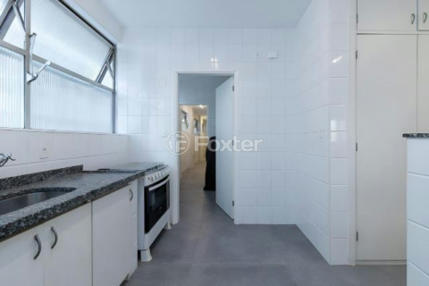 Image 7 - 987556