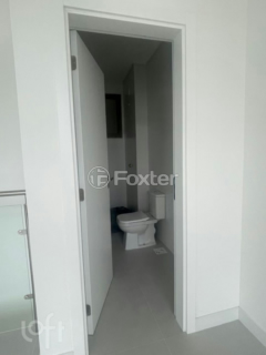 Image 7 - 987557