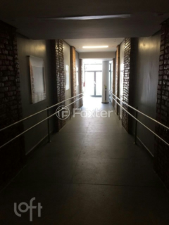 Image 27 - 987637