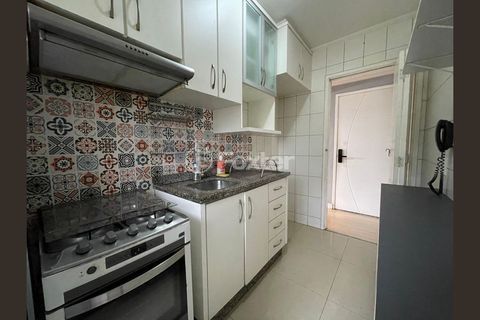 Image 18 - 987689