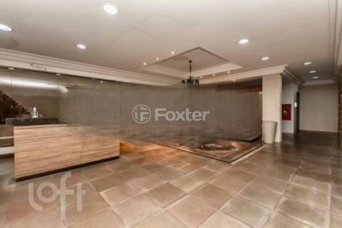 Image 34 - 987690
