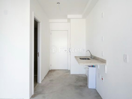 Image 11 - 987812