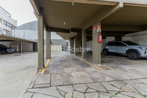 Image 32 - 988176