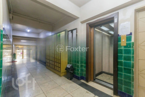 Image 21 - 988233
