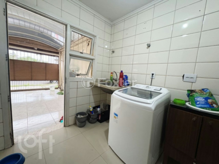 Image 7 - 988410