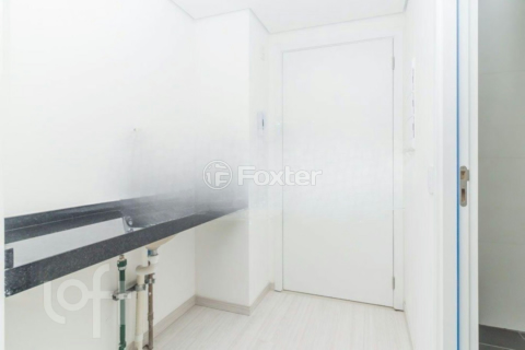Image 7 - 988412