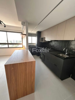 Image 1 - 988423