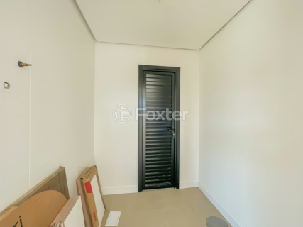 Image 4 - 988474
