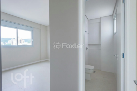 Image 4 - 988499