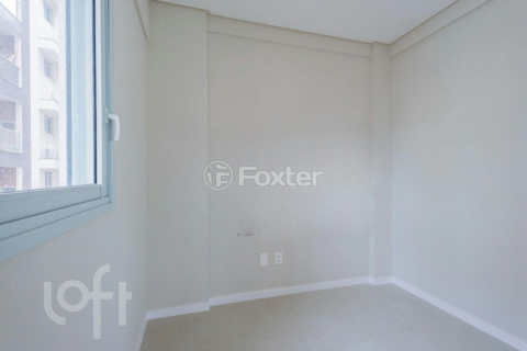 Image 7 - 988499