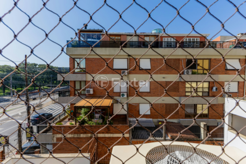 Image 27 - 988565