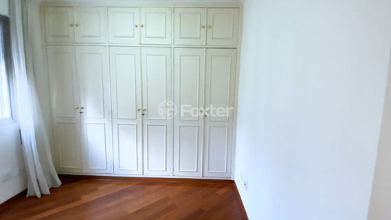 Image 8 - 988687