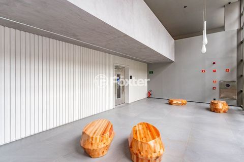 Image 8 - 988693