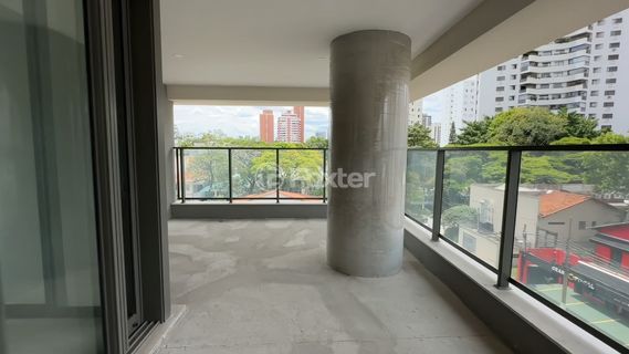 Image 4 - 988693