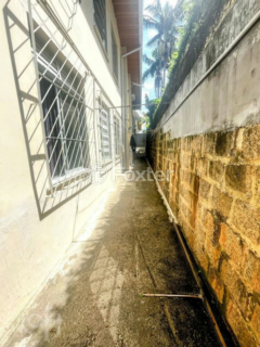 Image 8 - 988761