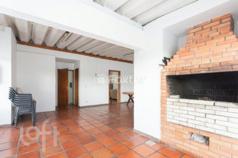 Image 17 - 989077