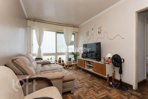 Image 21 - 989077