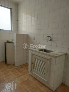 Image 3 - 989295