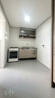 Image 31 - 989296