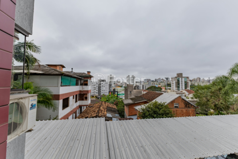 Image 17 - 989315