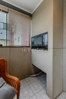 Image 3 - 989315