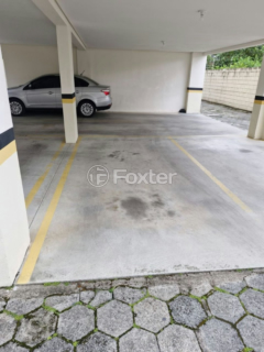 Image 9 - 989324