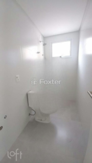 Image 8 - 989353