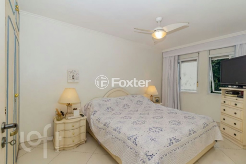Image 7 - 989453