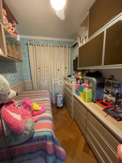 Image 11 - 989530