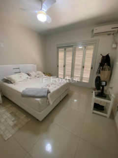 Image 3 - 989558