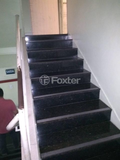 Image 7 - 989645