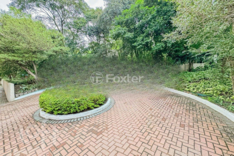 Image 17 - 989647
