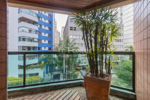 Image 8 - 989695