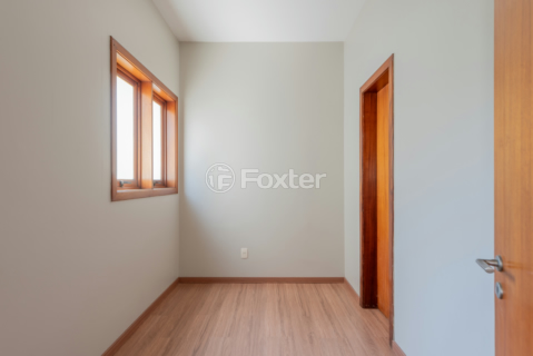 Image 32 - 989713