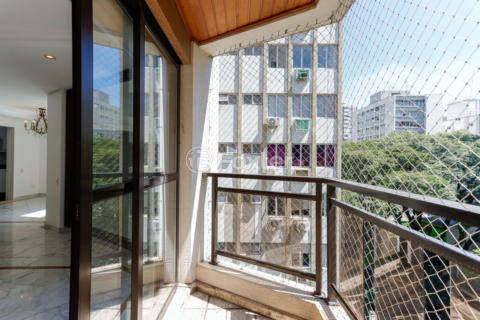 Image 3 - 989787