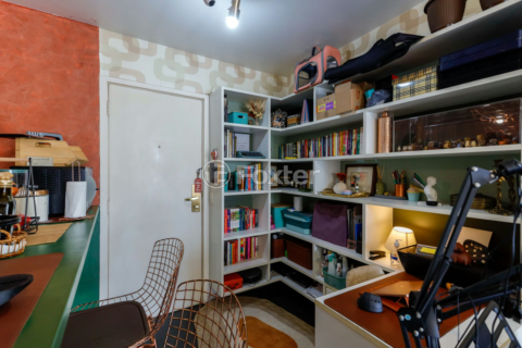 Image 8 - 989796