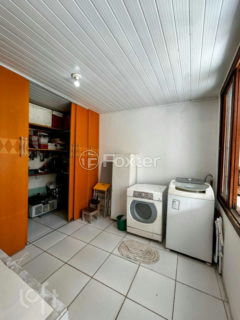 Image 34 - 989801