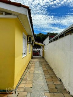 Image 37 - 989801