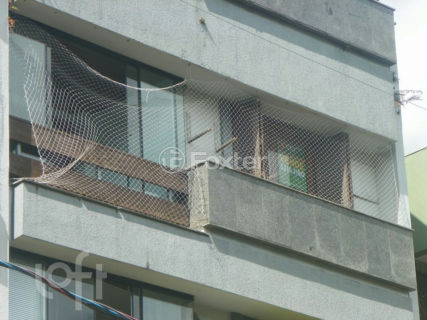 Image 32 - 989840