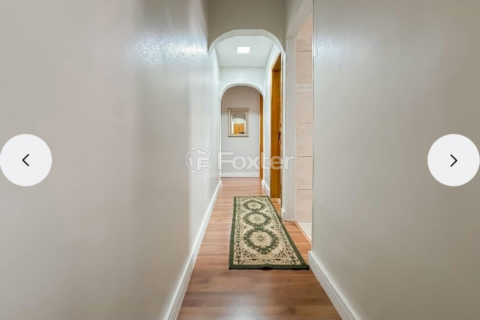 Image 3 - 989859