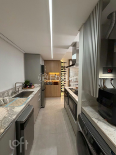Image 5 - 989877